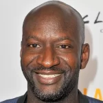 آکین اوموتوسو