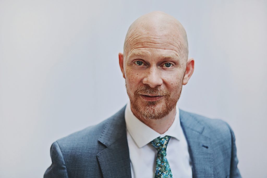 Patrick Moltane همآهنگ 1 | دنیای فیلم و سریال همآهنگ