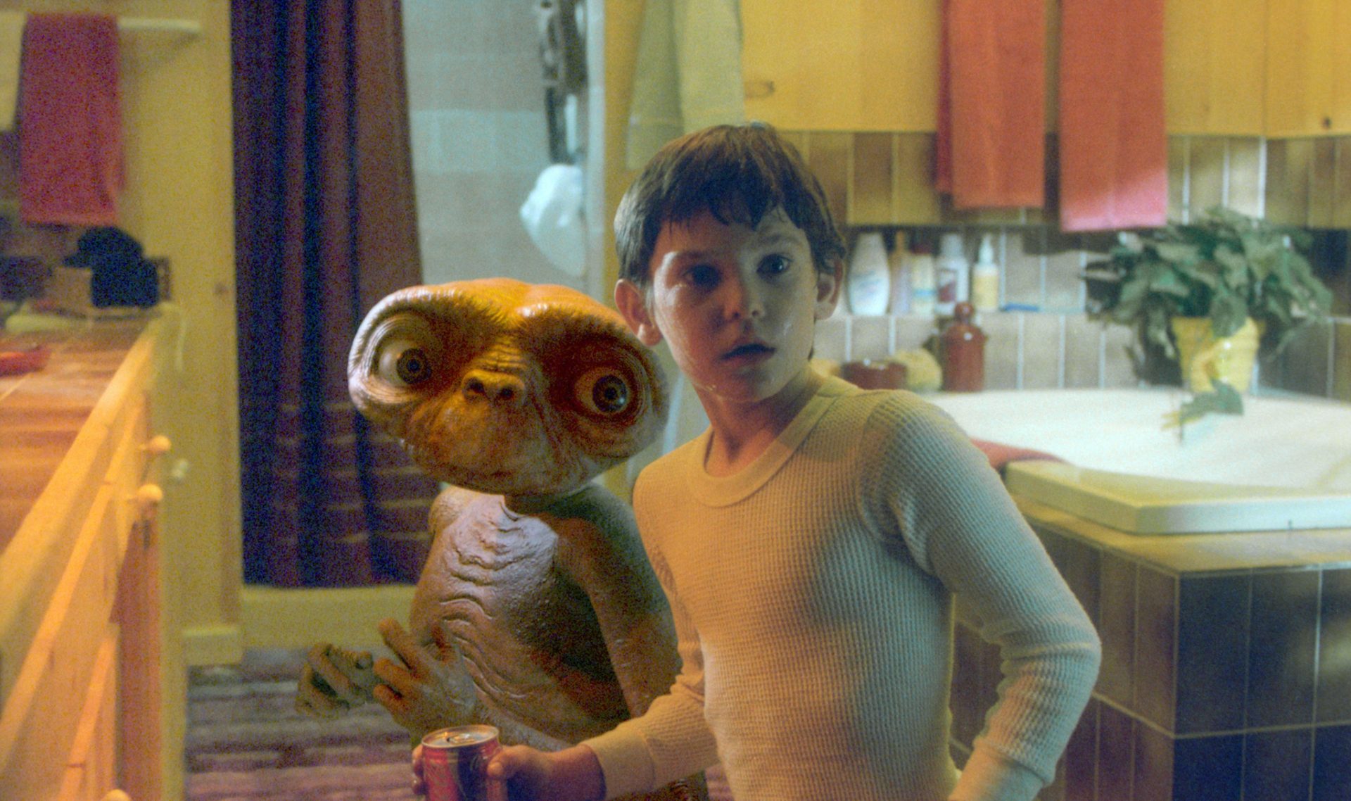 E.T. The Extra Terrestrial 1982 | دنیای فیلم و سریال همآهنگ