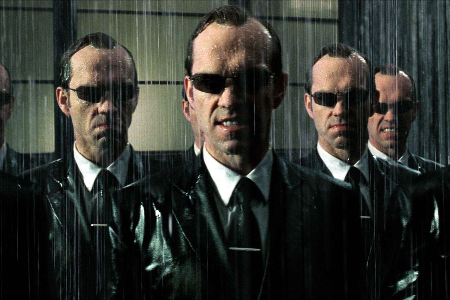 Hugo Weaving | دنیای فیلم و سریال همآهنگ